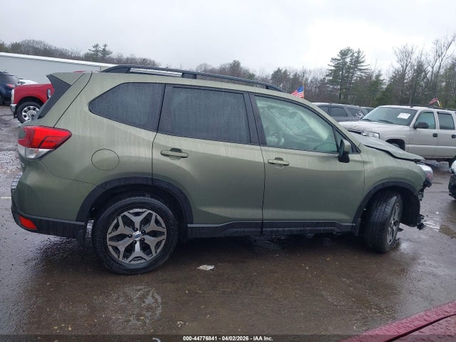 44776841 :رقم المزاد ، JF2SKAJC6MH511898 vin ، 2021 Subaru Forester Premium مزاد بيع