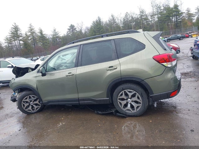 44776841 :رقم المزاد ، JF2SKAJC6MH511898 vin ، 2021 Subaru Forester Premium مزاد بيع