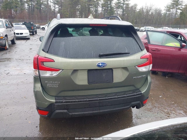 44776841 :رقم المزاد ، JF2SKAJC6MH511898 vin ، 2021 Subaru Forester Premium مزاد بيع