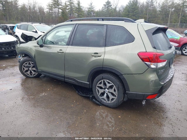 44776841 :رقم المزاد ، JF2SKAJC6MH511898 vin ، 2021 Subaru Forester Premium مزاد بيع