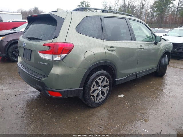 44776841 :رقم المزاد ، JF2SKAJC6MH511898 vin ، 2021 Subaru Forester Premium مزاد بيع