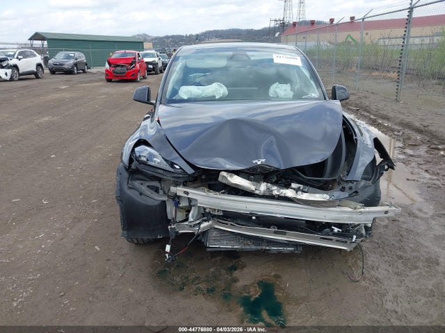 Продажа на аукционе авто 2025 Tesla Model Y Long Range Dual Motor All-wheel Drive, vin: 7SAYGAEE1SF300193, номер лота: 44776880
