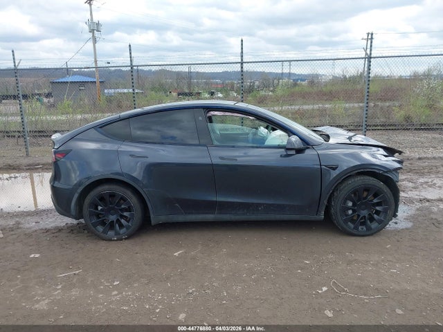 Продажа на аукционе авто 2025 Tesla Model Y Long Range Dual Motor All-wheel Drive, vin: 7SAYGAEE1SF300193, номер лота: 44776880
