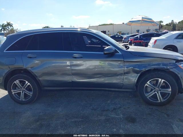 44776913 :رقم المزاد ، WDC0G8DBXLF749132 vin ، 2020 Mercedes-benz Glc 300 مزاد بيع