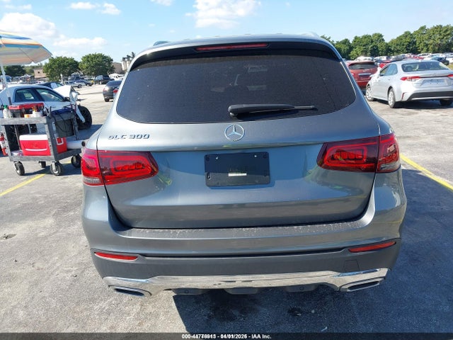 44776913 :رقم المزاد ، WDC0G8DBXLF749132 vin ، 2020 Mercedes-benz Glc 300 مزاد بيع