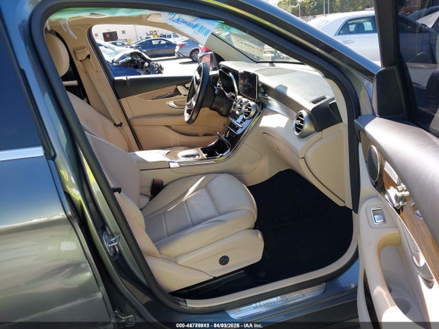 44776913 :رقم المزاد ، WDC0G8DBXLF749132 vin ، 2020 Mercedes-benz Glc 300 مزاد بيع