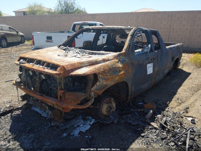 5TFUY5F14KX814556 Toyota Tundra Sr5 5.7l V8