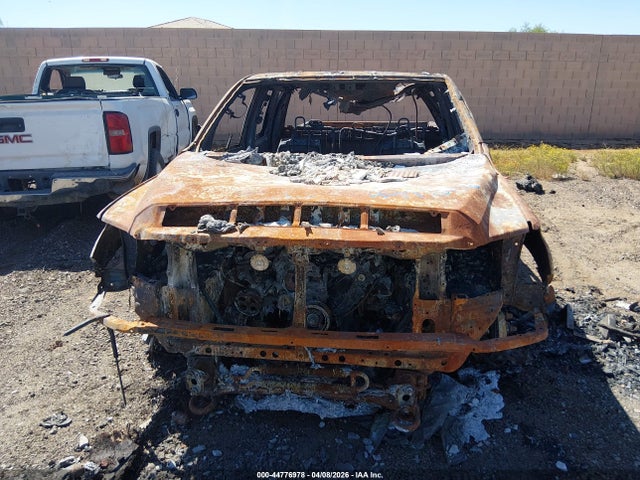 5TFUY5F14KX814556 Toyota Tundra Sr5 5.7l V8