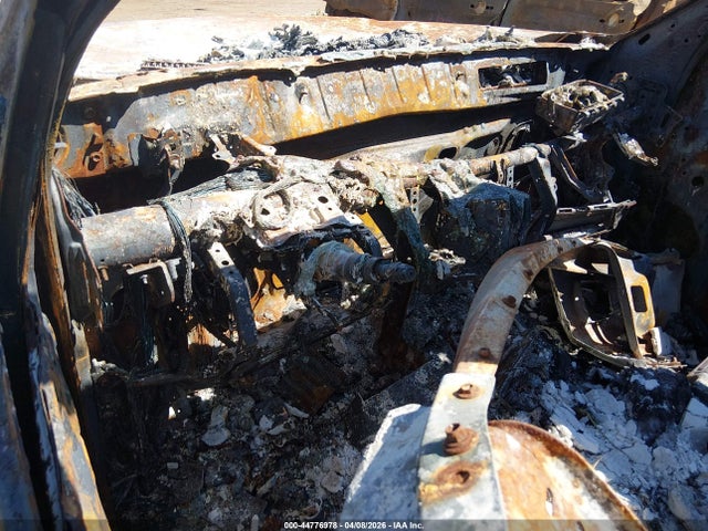 5TFUY5F14KX814556 Toyota Tundra Sr5 5.7l V8