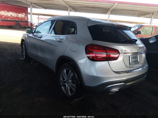 WDCTG4EB8JJ529194 Mercedes-Benz GLA 250
