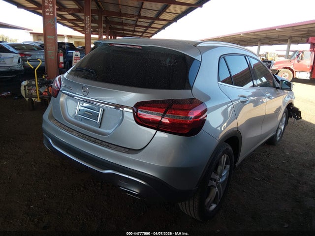 WDCTG4EB8JJ529194 Mercedes-Benz GLA 250