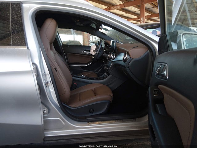 WDCTG4EB8JJ529194 Mercedes-Benz GLA 250