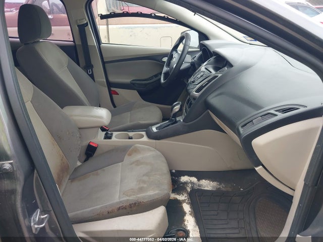 1FADP3K21EL277393 Ford FOCUS SE