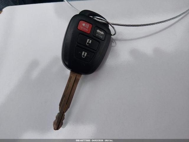 2T1BURHE6HC838214 Toyota COROLLA LE