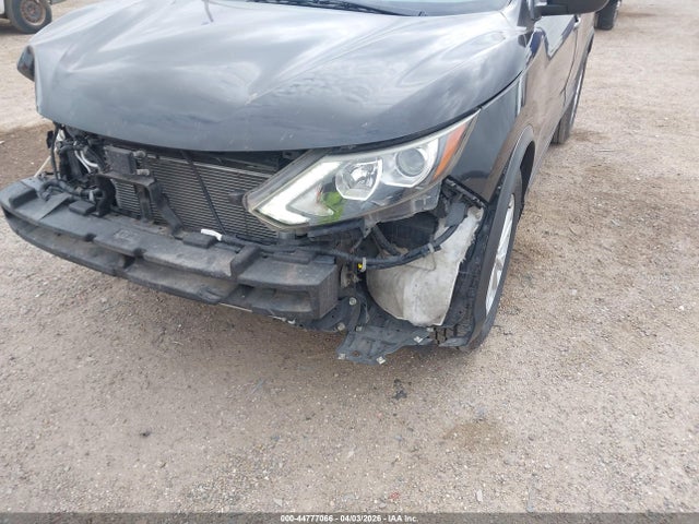 2018 Nissan Rogue Sport S მანქანა იყიდება აუქციონზე, vin: JN1BJ1CPXJW195868, აუქციონის ნომერი: 44777066