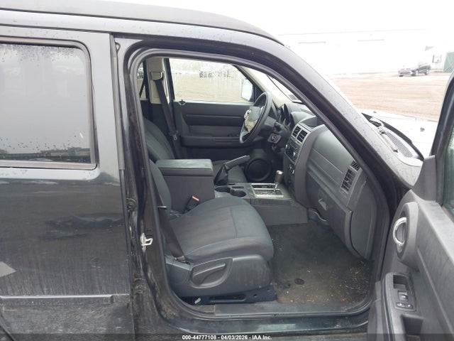 44777108 :رقم المزاد ، 1D4PU4GK1BW517361 vin ، 2011 Dodge Nitro Heat مزاد بيع