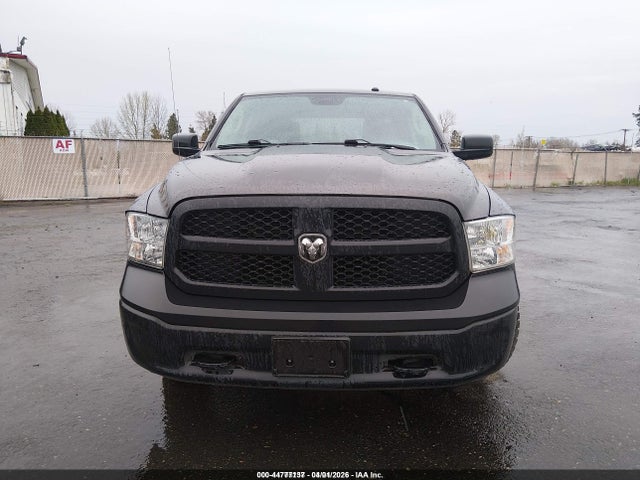 3C6RR7KG6KG619868 RAM 1500 Classic Tradesman 4x4 5&#039;7 Box