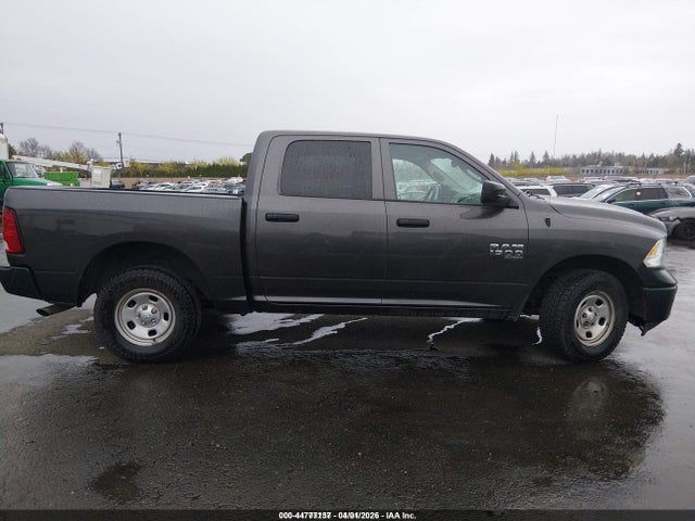 3C6RR7KG6KG619868 RAM 1500 Classic Tradesman 4x4 5&#039;7 Box