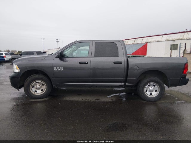 3C6RR7KG6KG619868 RAM 1500 Classic Tradesman 4x4 5&#039;7 Box