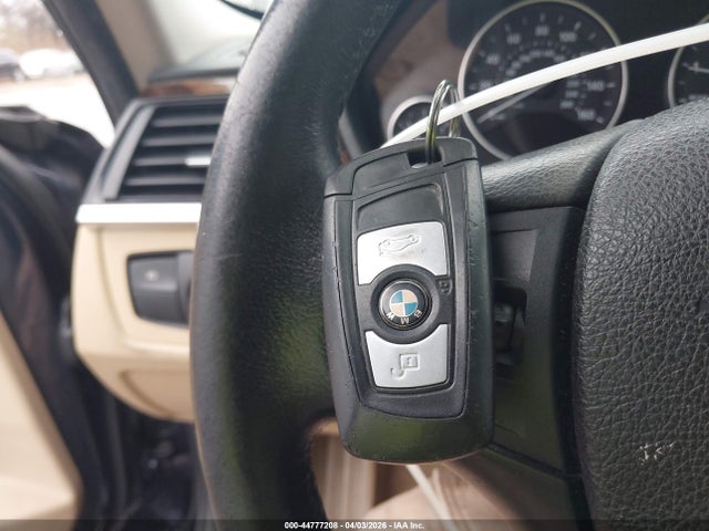 2015 Bmw 320i Xdrive მანქანა იყიდება აუქციონზე, vin: WBA3C3G54FNS75239, აუქციონის ნომერი: 44777208