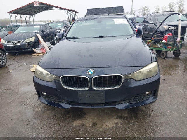 2015 Bmw 320i Xdrive მანქანა იყიდება აუქციონზე, vin: WBA3C3G54FNS75239, აუქციონის ნომერი: 44777208