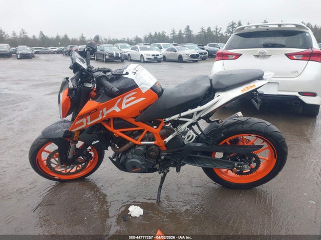 KTM 390 Duke 2017 MD2JPJ404HC215837 Image 13