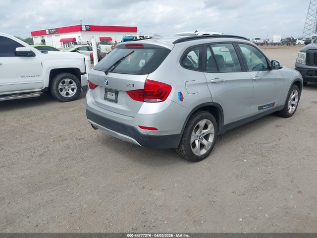 2013 BMW X1 WBAVM1C59DVW46506 Photo 3