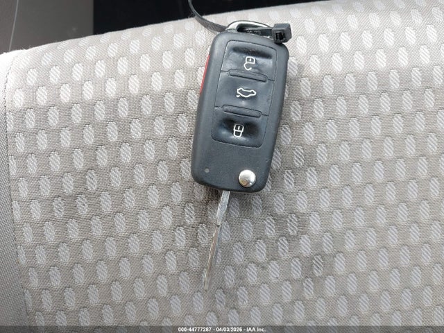 2010 Volkswagen Tiguan S მანქანა იყიდება აუქციონზე, vin: WVGAV7AXXAW531338, აუქციონის ნომერი: 44777287