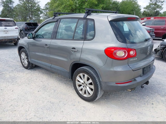 2010 Volkswagen Tiguan S მანქანა იყიდება აუქციონზე, vin: WVGAV7AXXAW531338, აუქციონის ნომერი: 44777287