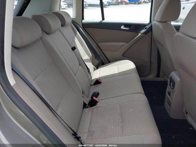 2010 Volkswagen Tiguan S მანქანა იყიდება აუქციონზე, vin: WVGAV7AXXAW531338, აუქციონის ნომერი: 44777287