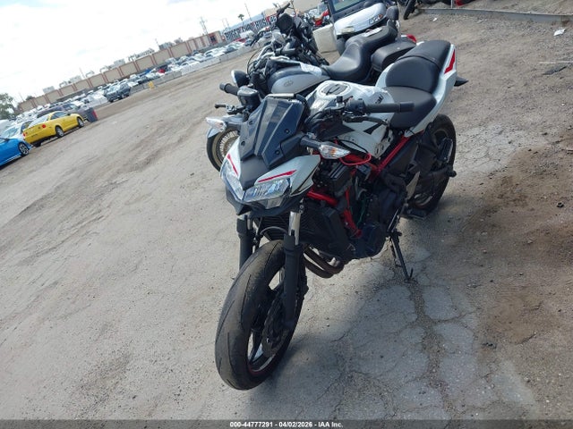 Kawasaki Er650 K 2022 ML5EREK10NDA58475 Image 2