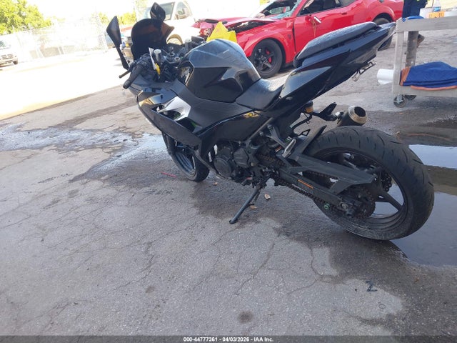 JKAEXKG11JDA10796 Kawasaki EX400