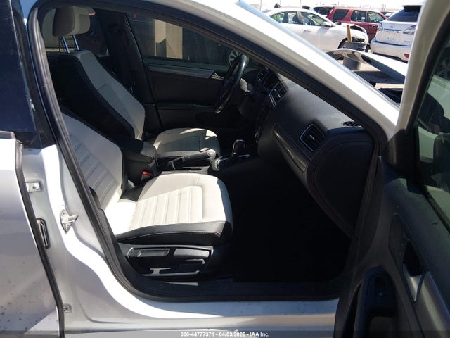44777371 :رقم المزاد ، 3VWD17AJ0GM370481 vin ، 2016 Volkswagen Jetta 1.8t Sport مزاد بيع