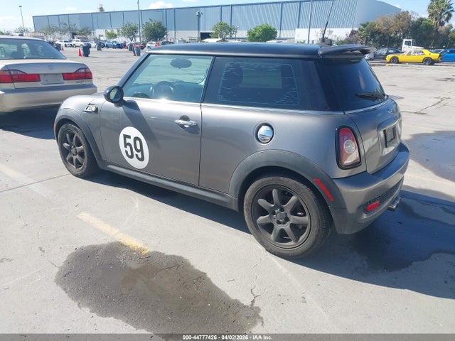2009 MINI COOPER S WMWMF73549TX40269 Photo 2