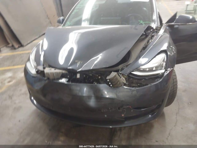 2018 TESLA MODEL 3 5YJ3E1EA1JF045067 Photo 5