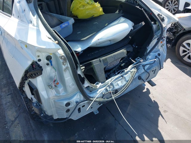 JTDKAMFU6M3141621 Toyota Prius Le