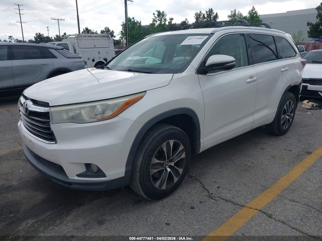 Toyota Highlander Xle V6 2015 5TDKKRFH3FS064592 Image 2