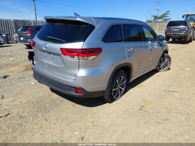 2017 TOYOTA HIGHLANDER 5TDJZRFH9HS448774 Photo 3