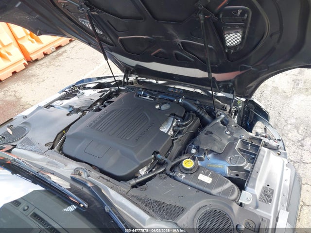 Jaguar F-TYPE R 2018 SAJD51EEXJCK51476 Image 10