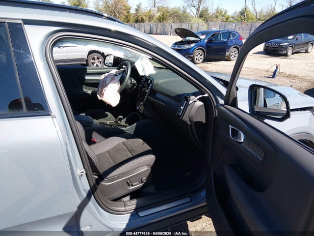 Aukcja sprzedaży 2023 Volvo Xc40 B5 Plus Dark Theme, vin: YV4L12UWXP2114104, numer aukcji: 44777689