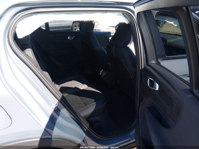 Aukcja sprzedaży 2023 Volvo Xc40 B5 Plus Dark Theme, vin: YV4L12UWXP2114104, numer aukcji: 44777689