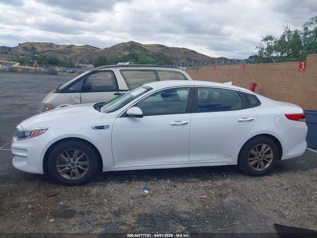 5XXGT4L30JG198582 KIA Optima Lx