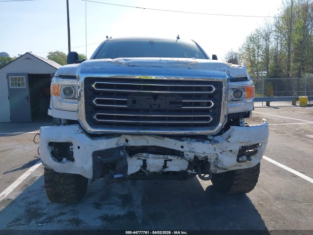 44777761 :رقم المزاد ، 1GT120E80FF175769 vin ، 2015 Gmc Sierra 2500hd Denali مزاد بيع