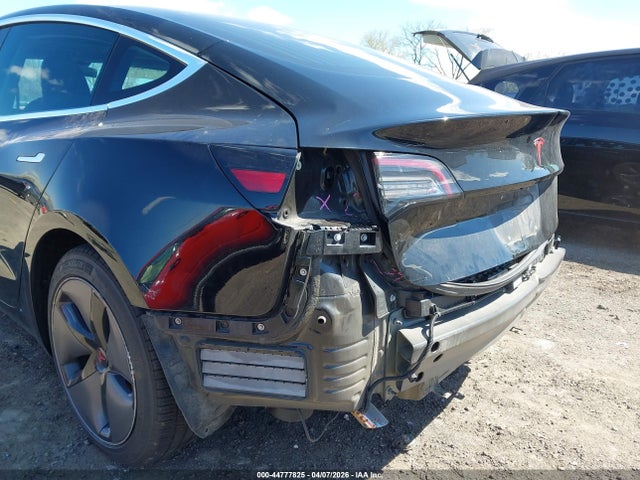 Продажа на аукционе авто 2018 Tesla Model 3 Long Range/mid Range, vin: 5YJ3E1EA4JF156552, номер лота: 44777825