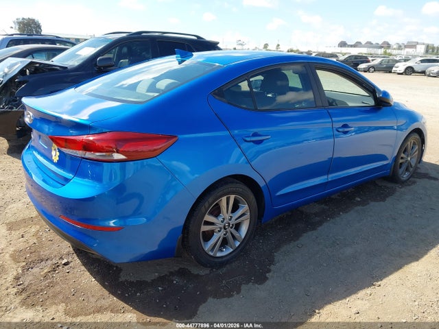 KMHD84LF1HU195785 Hyundai ELANTRA SE