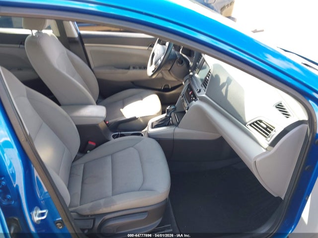 KMHD84LF1HU195785 Hyundai ELANTRA SE