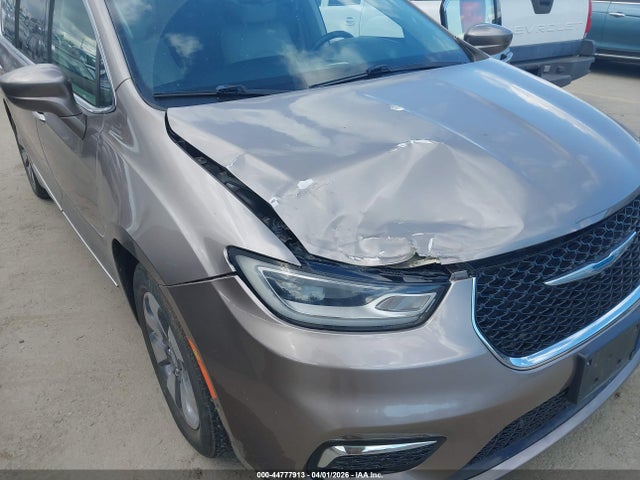 2018 CHRYSLER PACIFICA HYBRID 2C4RC1L76JR129297 Photo 5