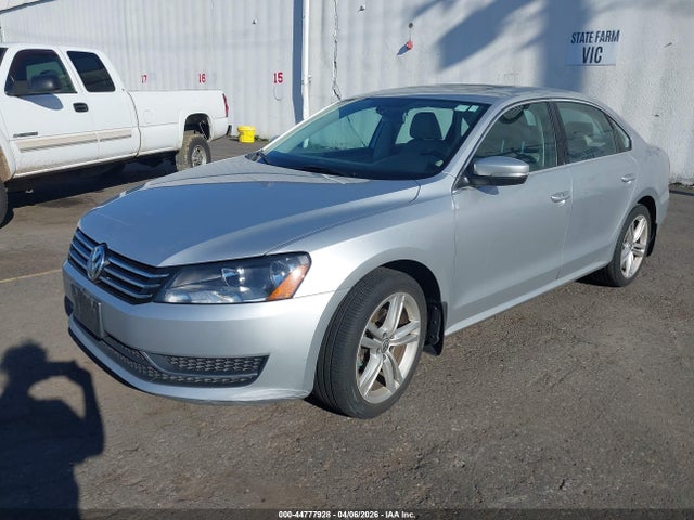 2014 Volkswagen Passat 1.8t Se მანქანა იყიდება აუქციონზე, vin: 1VWBT7A39EC108735, აუქციონის ნომერი: 44777928