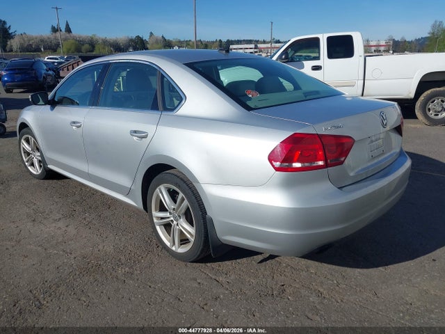 2014 Volkswagen Passat 1.8t Se მანქანა იყიდება აუქციონზე, vin: 1VWBT7A39EC108735, აუქციონის ნომერი: 44777928