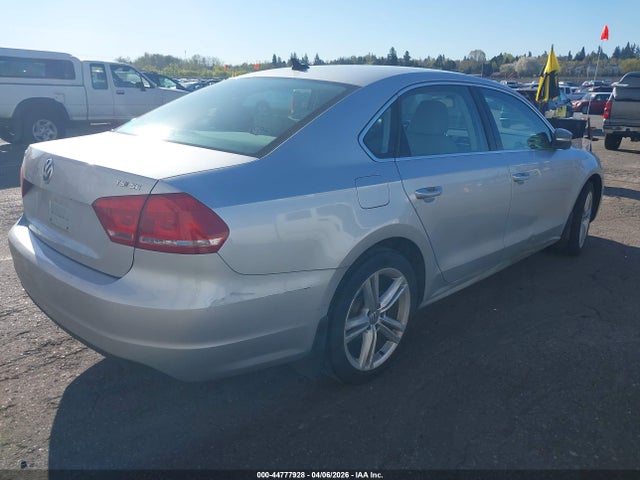 2014 Volkswagen Passat 1.8t Se მანქანა იყიდება აუქციონზე, vin: 1VWBT7A39EC108735, აუქციონის ნომერი: 44777928